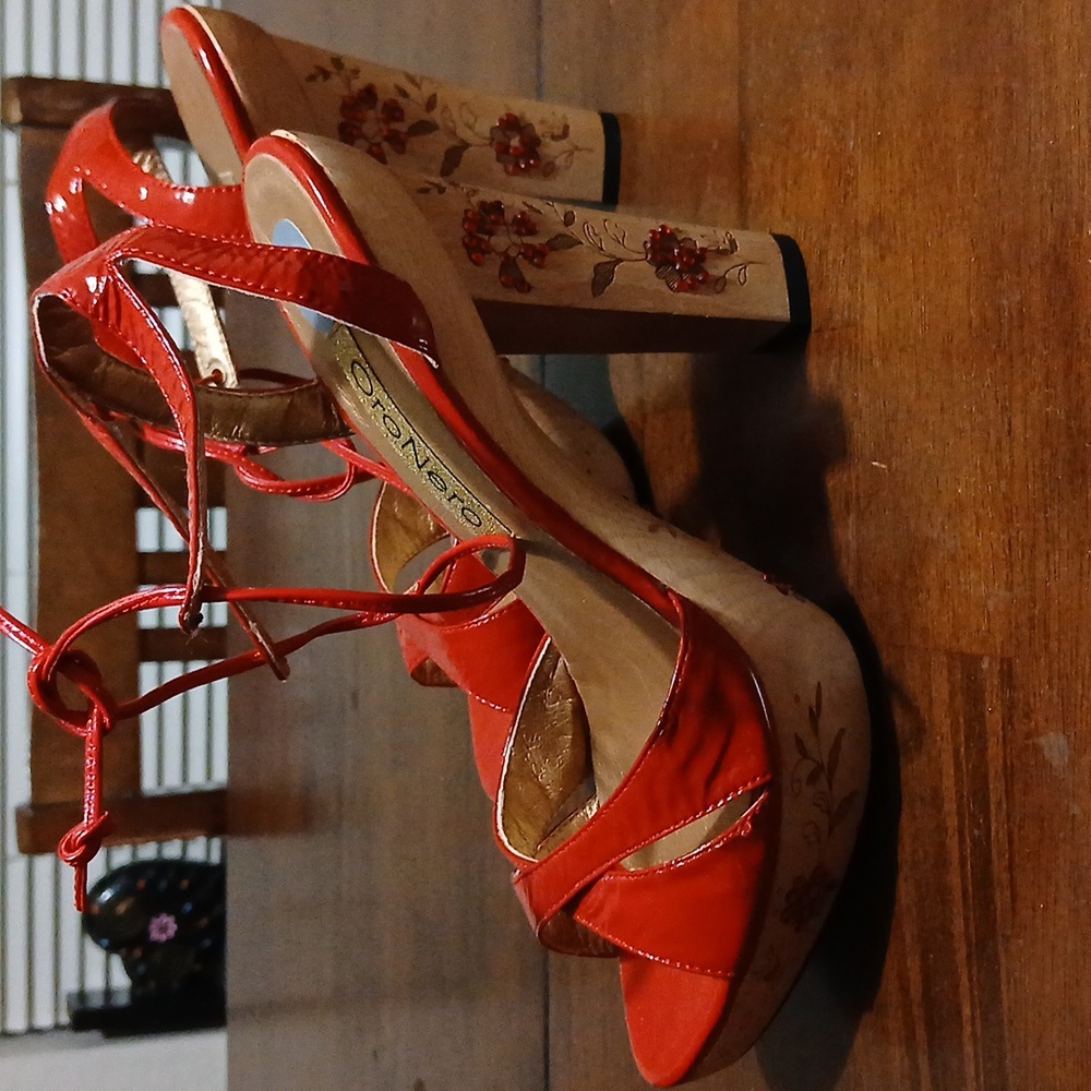 Patent red platform